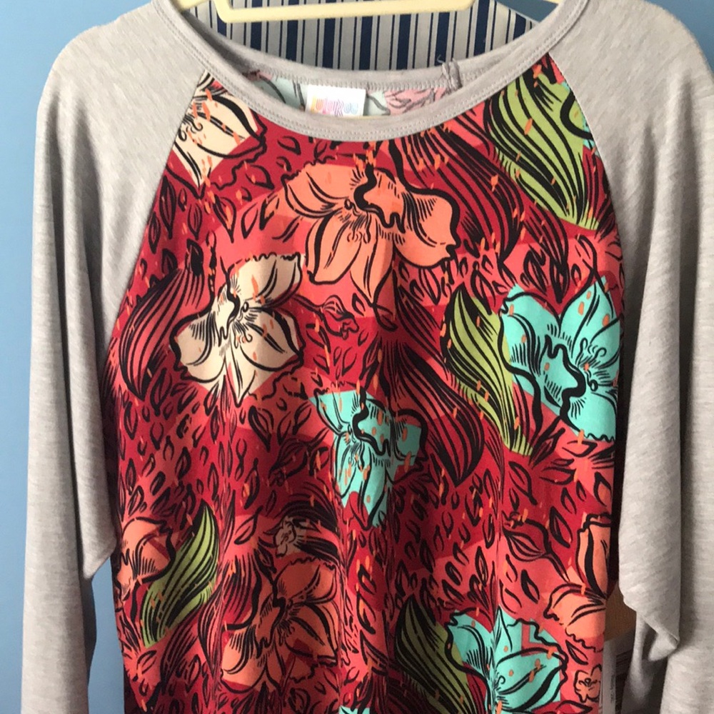Lularoe 2x Randy Tee
